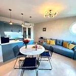 2 Bedroom Apartment In Cannes Near The Beach