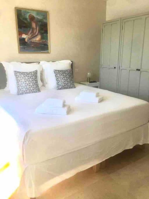 Apartment 2 Bedroom In Near The *