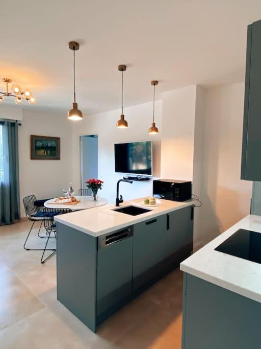 2 Bedroom In Near The Cannes