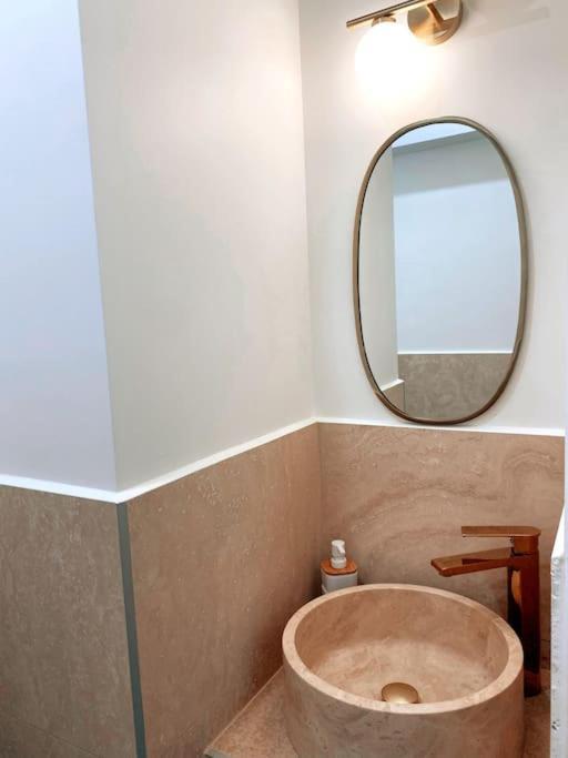 2 Bedroom In Near The *
